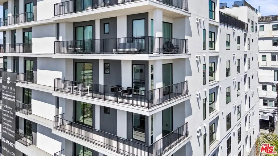 904 S New Hampshire Avenue #PH-2, Los Angeles, CA 90006 - #3