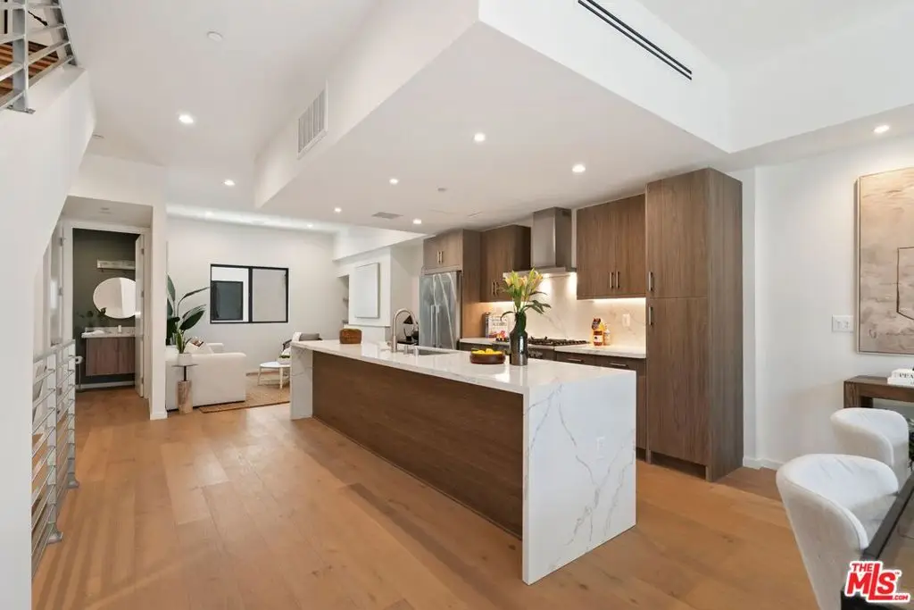 3805 S Verona Court, Los Angeles, CA 90066 - #1