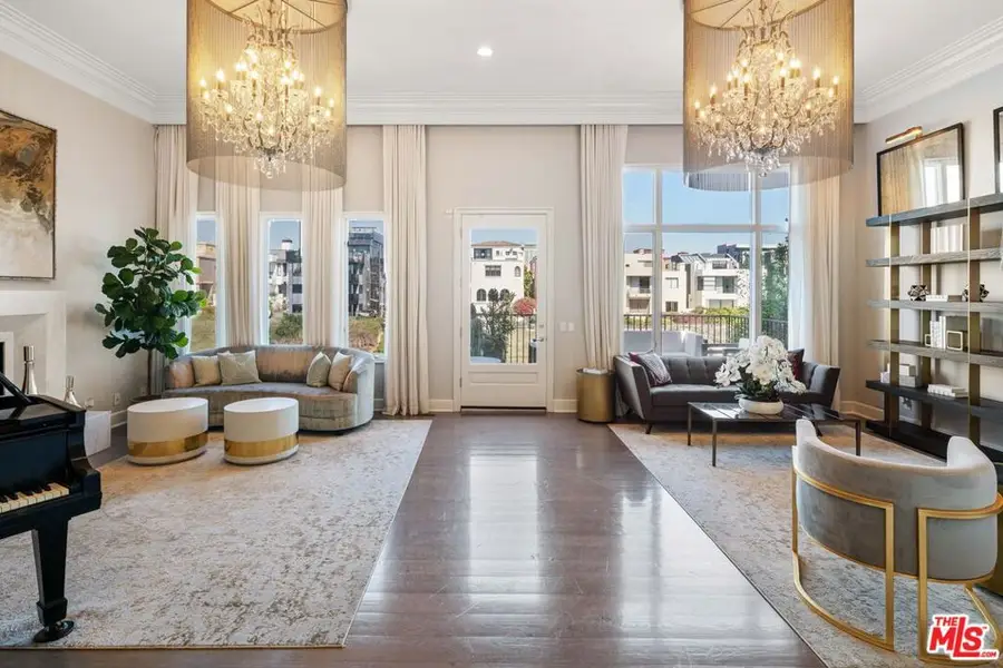 5202 Pacific Avenue, Marina Del Rey, CA 90292 - #2