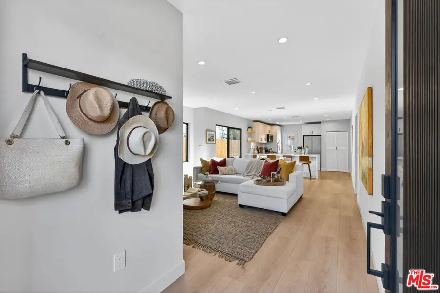 2931 S Bronson Avenue, Los Angeles, CA 90018 - #2