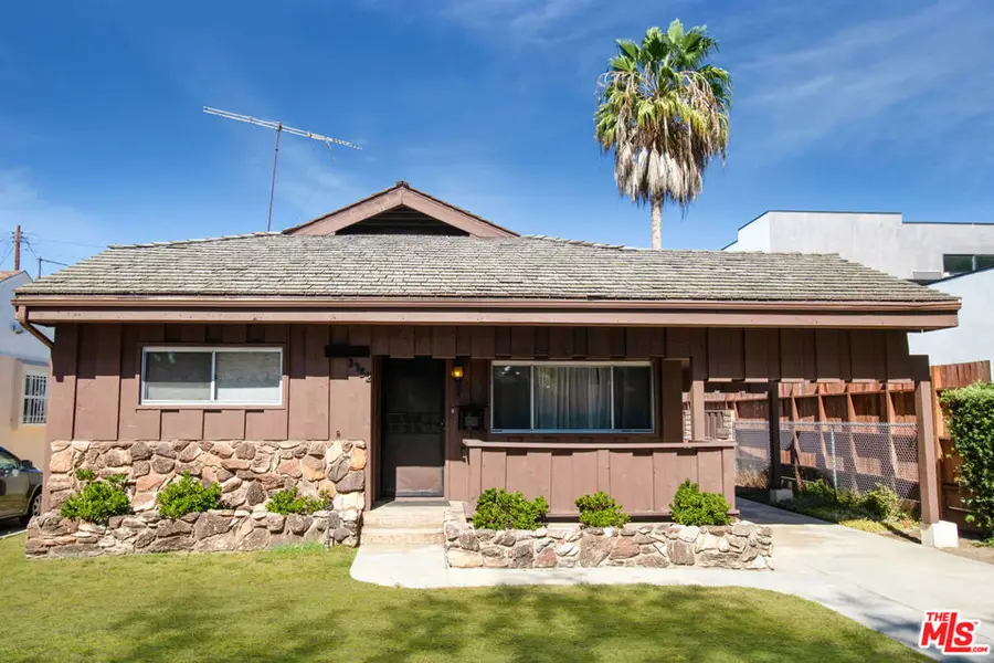 3752 Maplewood Avenue, Los Angeles, CA 90066 - #3