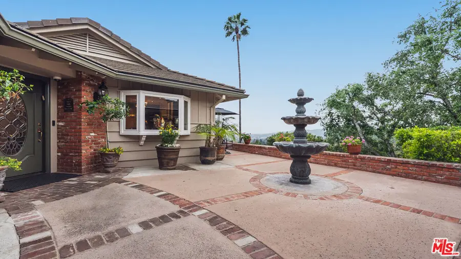 1910 Las Flores Drive, Glendale, CA 91207 - #3