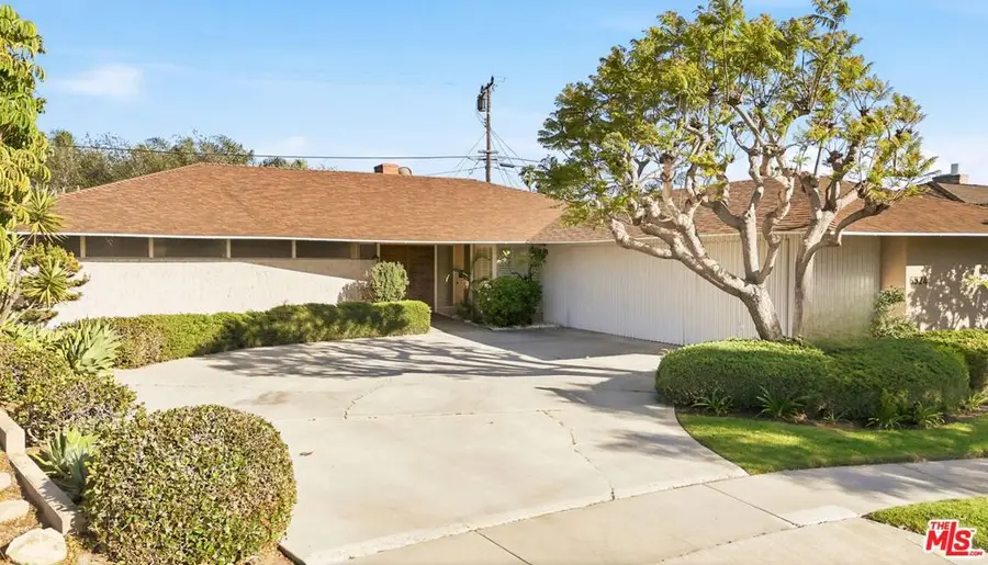 6524 S Holt Avenue, Los Angeles, CA 90056 - #2