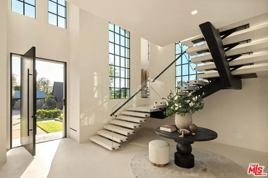 155 N Anita Avenue, Los Angeles, CA 90049 - #2