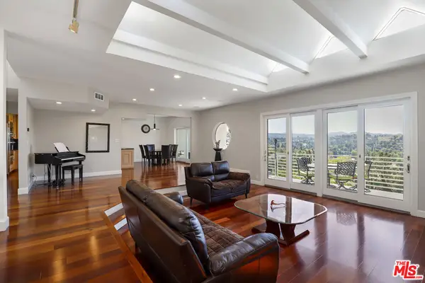 5045 Calatrana Drive, Woodland Hills, CA 91364