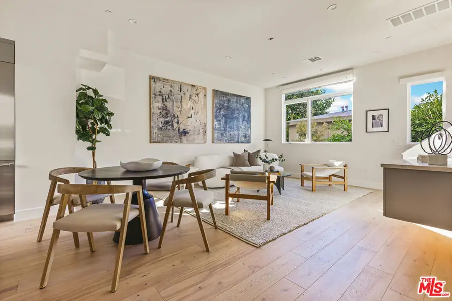 3222 S Barrington Avenue, Los Angeles, CA 90066 - #3