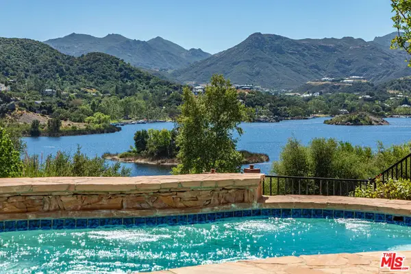 834 Ravensbury Street, Lake Sherwood, CA 91361