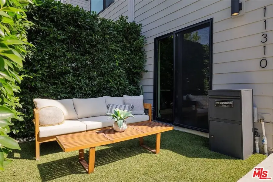 11310 Victory Boulevard, North Hollywood, CA 91606 - #3