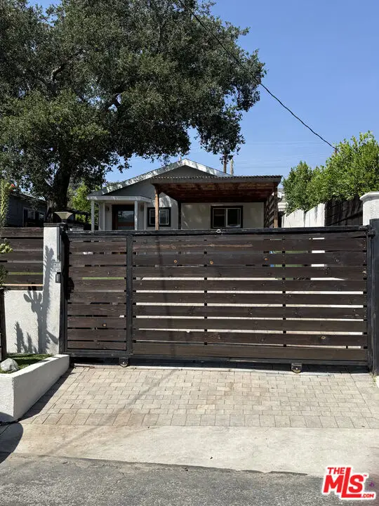 6813 Haywood Street, Tujunga, CA 91042 - #2