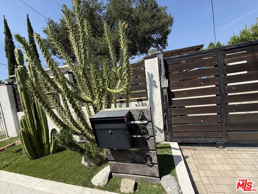 6813 Haywood Street, Tujunga, CA 91042 - #3