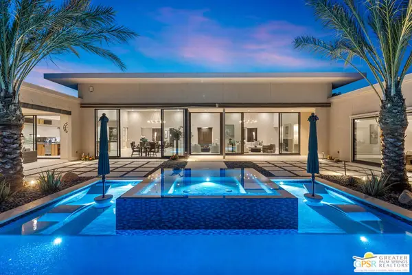 1045 Bella Vista, Palm Springs, CA 92264