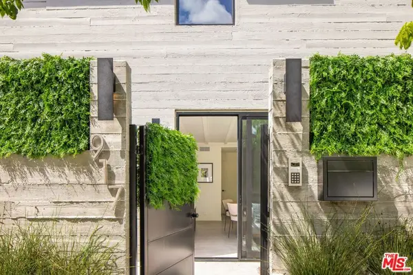 917 Hilldale Avenue, West Hollywood, CA 90069