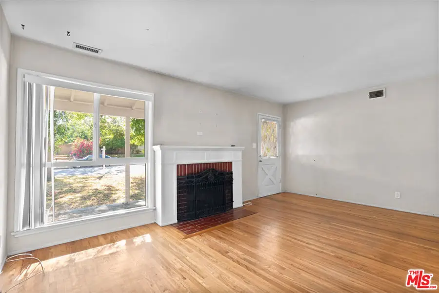 10309 Mcvine Avenue, Sunland, CA 91040 - #2