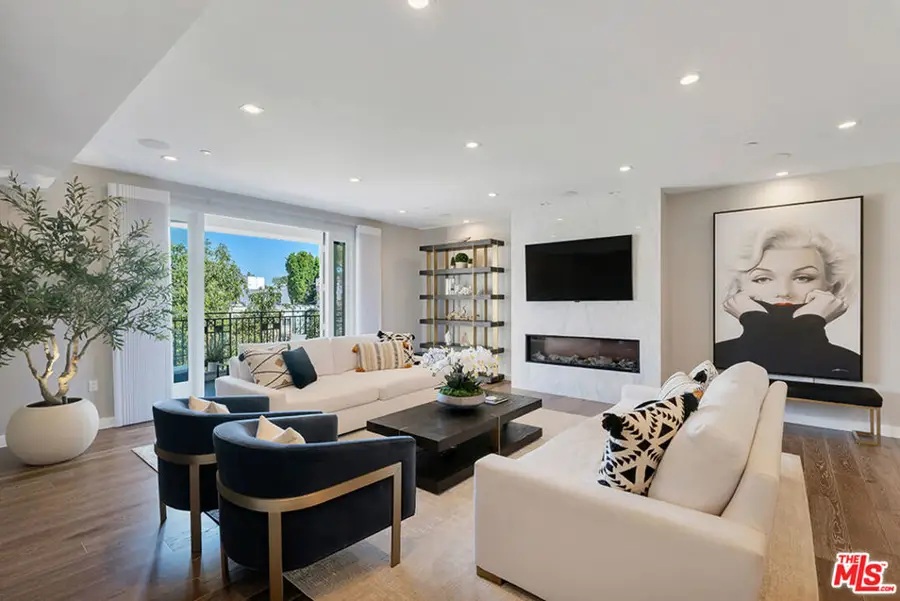 441 S Barrington Avenue #301, Los Angeles, CA 90049 - #2