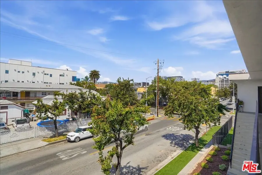 1220 N Van Ness Avenue, Los Angeles, CA 90038 - #3