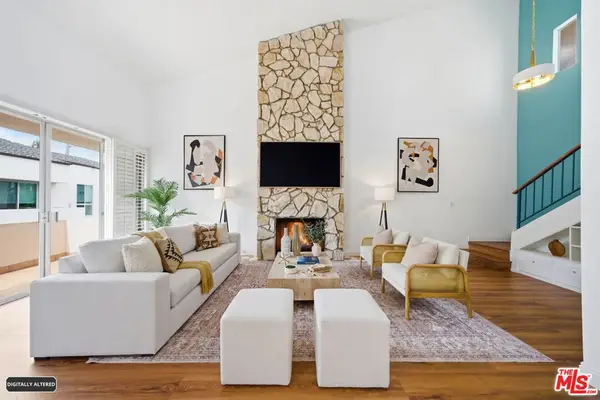 725 S Barrington Avenue #304, Los Angeles, CA 90049