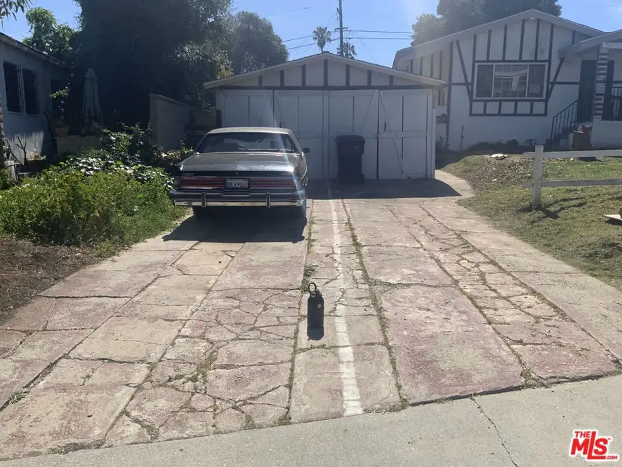 826 E 65th Street, Inglewood, CA 90302 - #2