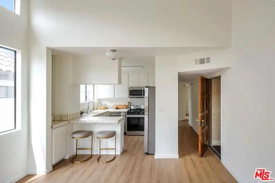 12007 Rochester Avenue #3, Los Angeles, CA 90025 - #2