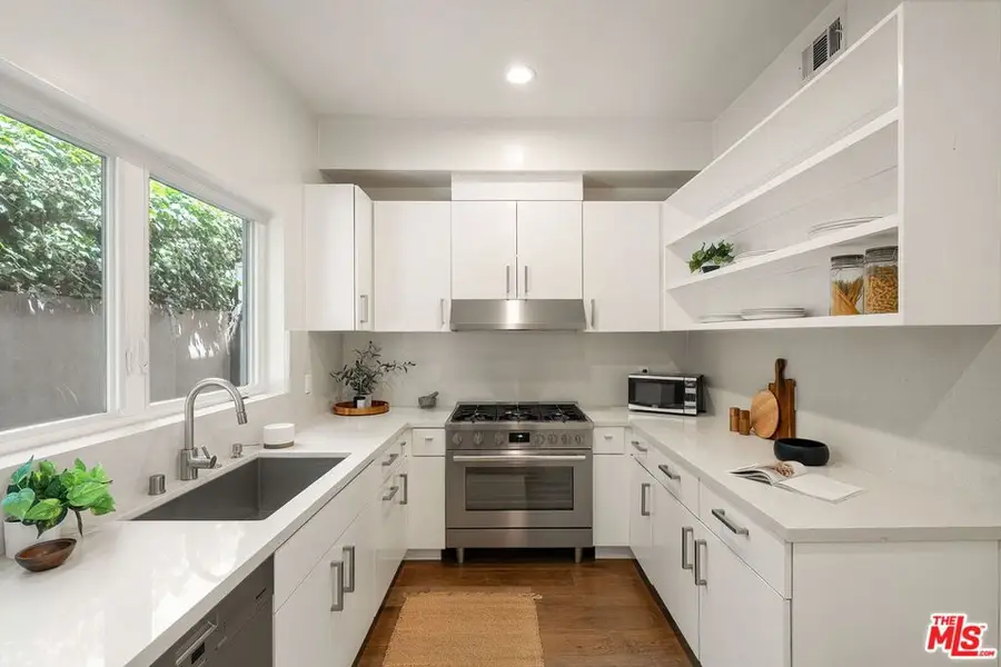 943 16th Street #4, Santa Monica, CA 90403 - #3