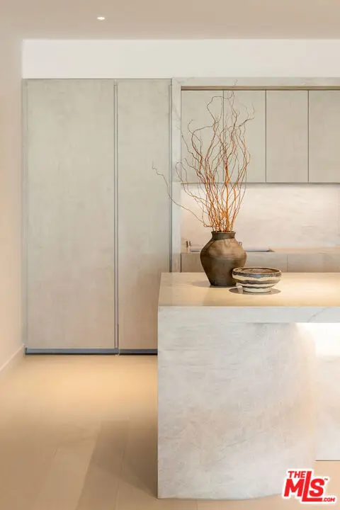 9200 Wilshire Blvd #201W, Beverly Hills, CA 90212 - #3