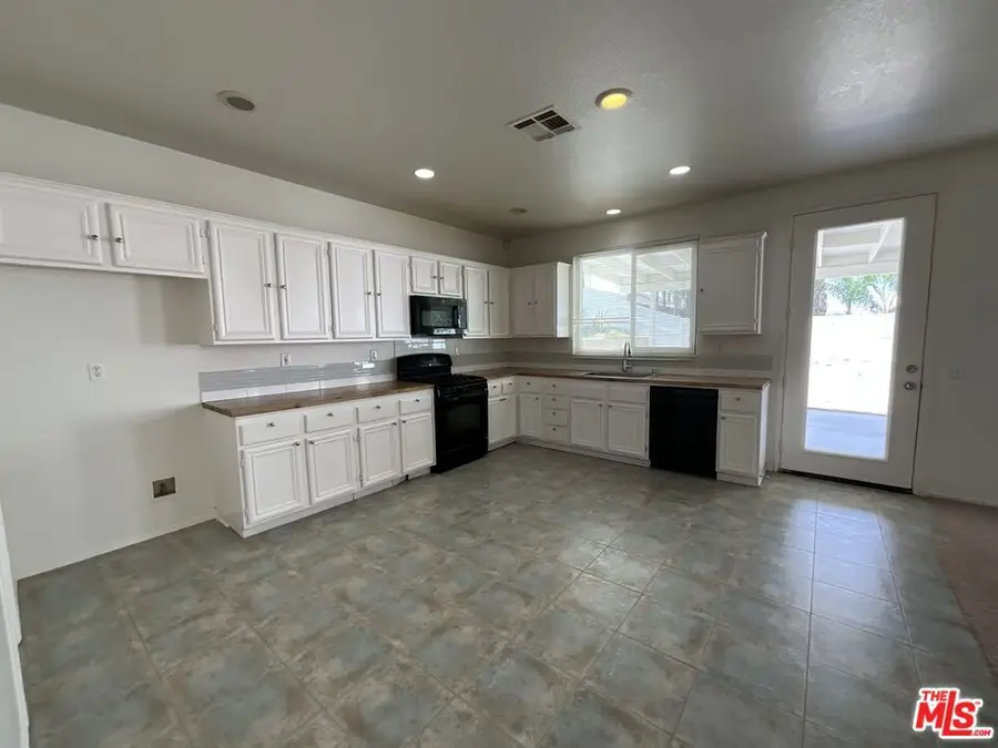 323 Steiner Drive, Hemet, CA 92544 - #2