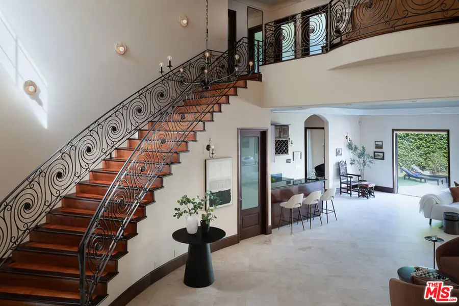 4910 Valjean Avenue, Encino, CA 91436 - #2