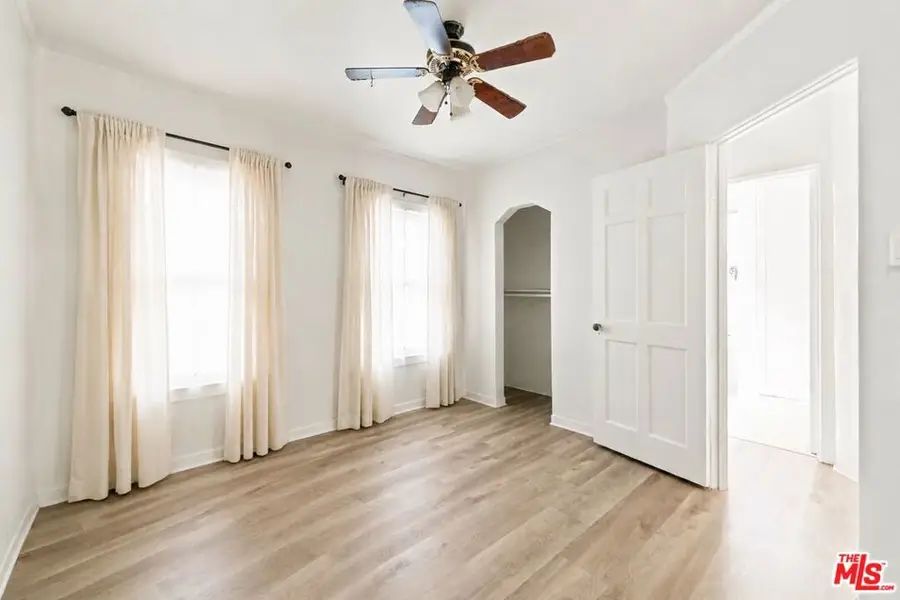 3427 S Bronson Avenue, Los Angeles, CA 90018 - #3