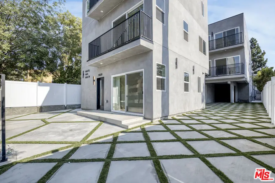 10828 Hesby Street, North Hollywood, CA 91601 - #2