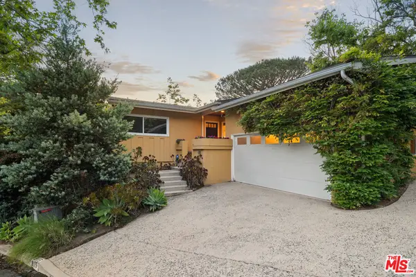 8115 Laurelmont Drive, Los Angeles, CA 90046