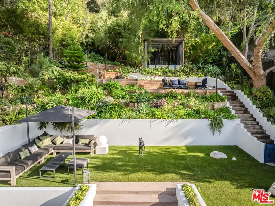 2940 N Beachwood Drive, Los Angeles, CA 90068 - #2