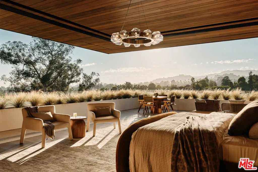 401 N Tigertail Road, Los Angeles, CA 90049 - #1