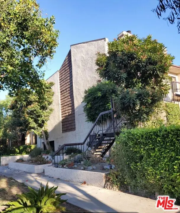 4128 W Hood Avenue #B, Burbank, CA 91505 - #1