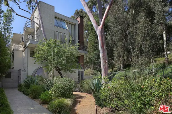 11601 Montana Avenue #6, Los Angeles, CA 90049