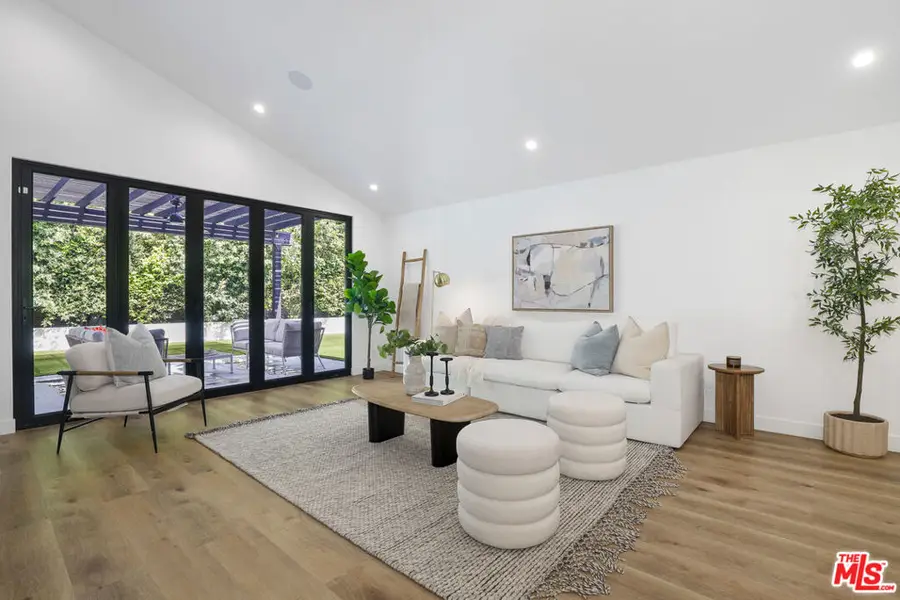 5900 Nita Avenue, Woodland Hills, CA 91367 - #2