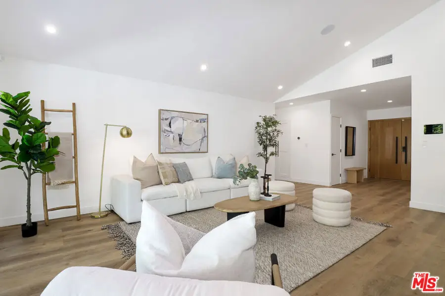 5900 Nita Avenue, Woodland Hills, CA 91367 - #3