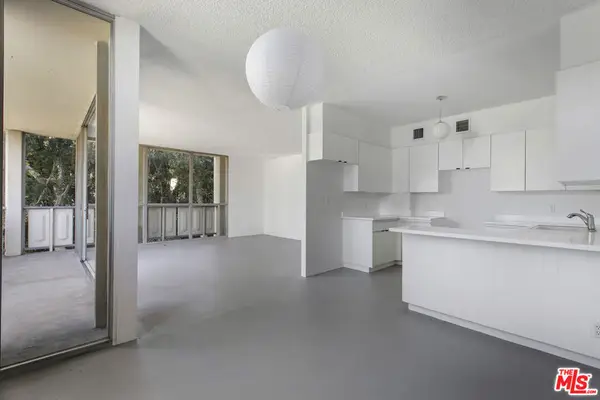 4411 Los Feliz Boulevard #202, Los Angeles, CA 90027