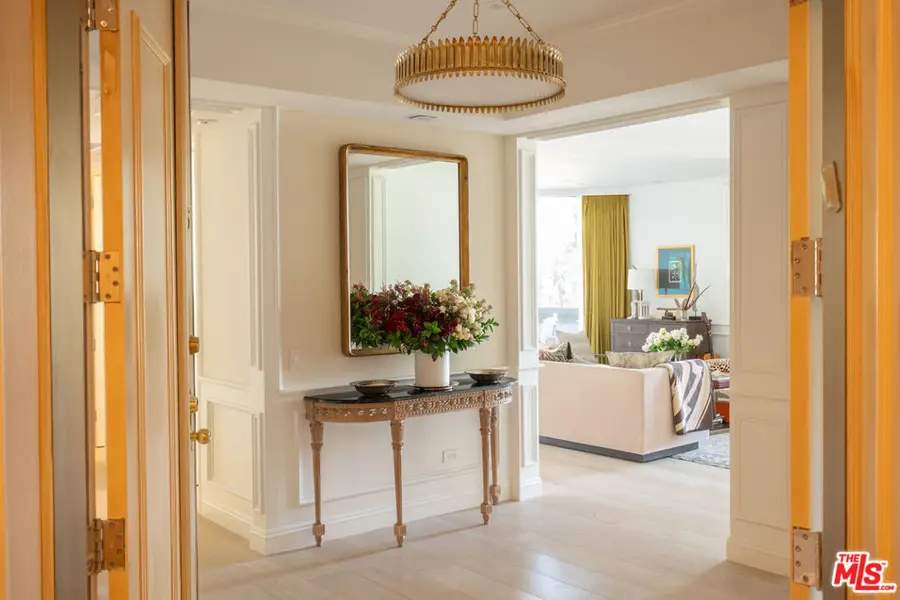 300 N Swall Drive #105, Beverly Hills, CA 90211 - #2