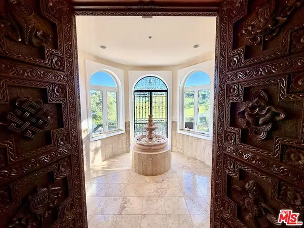 10827 Pacific View Drive, Malibu, CA 90265