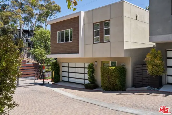 2780 N Wright Lane, Los Angeles, CA 90068