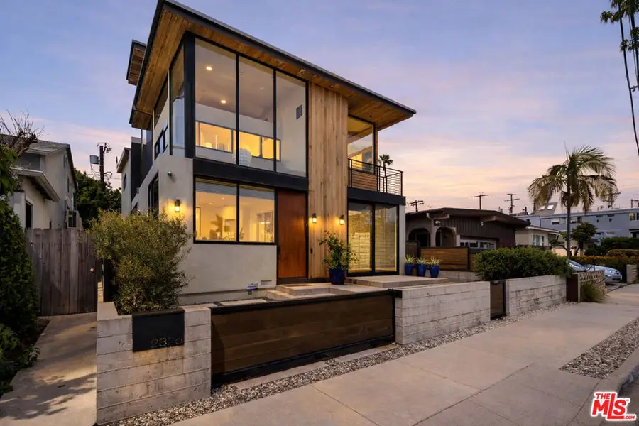 2325 Cloy Avenue, Venice, CA 90291 - #3