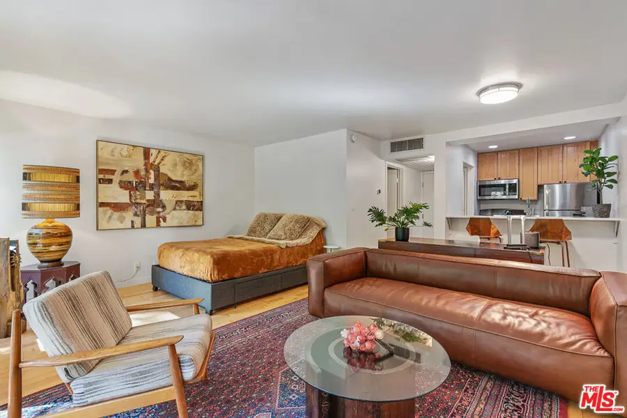 950 N Kings Road #106, West Hollywood, CA 90069 - #3