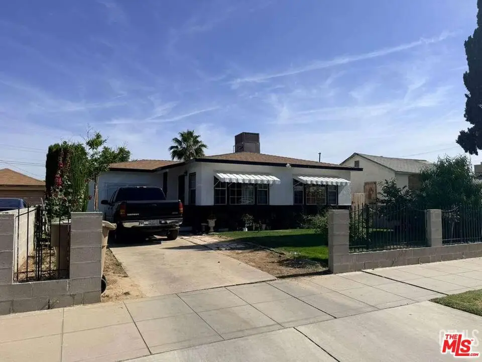 1222 E 18th Street, Bakersfield, CA 93305 - #1