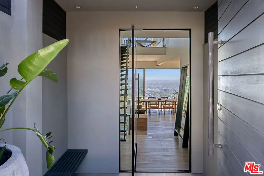 8572 Hillside Avenue, Los Angeles, CA 90069 - #3