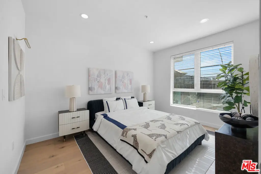105 S Mariposa Avenue #204, Los Angeles, CA 90004 - #1