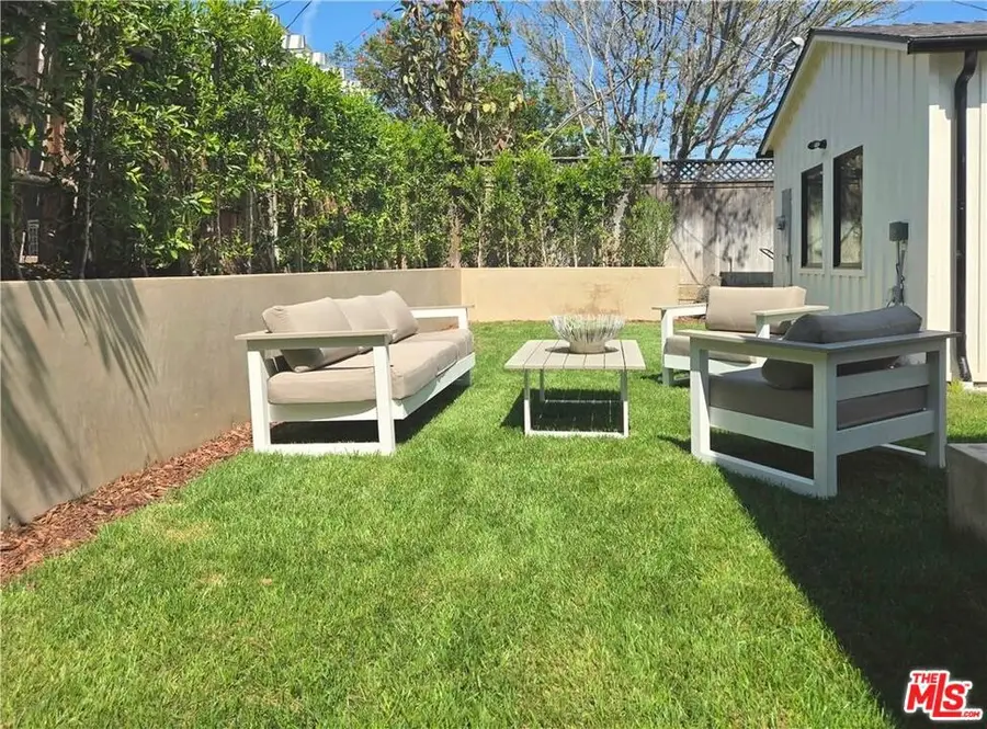 7907 Vicksburg Avenue, Los Angeles, CA 90045 - #3