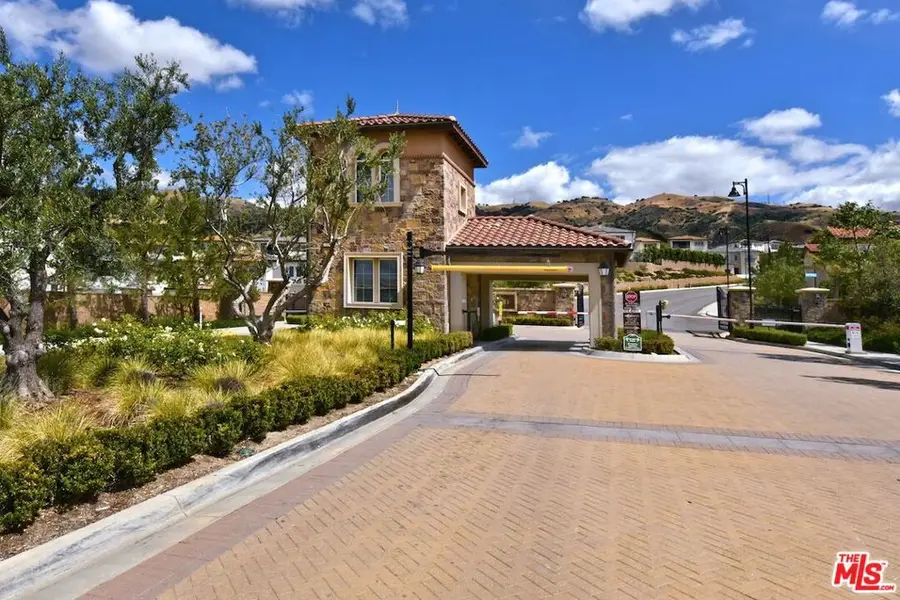 20779 W Liana Court, Porter Ranch, CA 91326 - #2