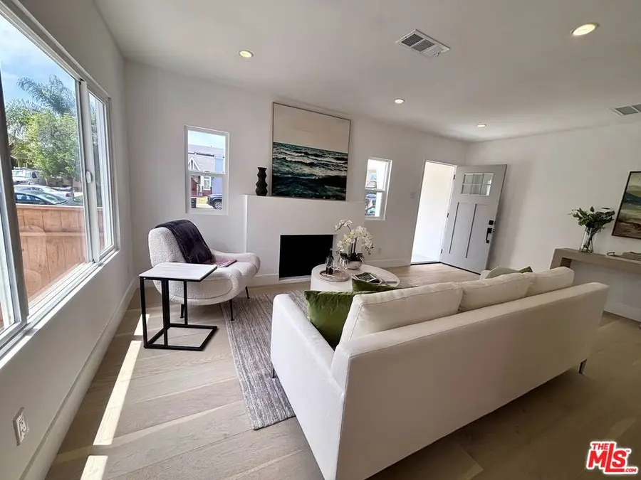 6018 S Harcourt Avenue, Los Angeles, CA 90043 - #3