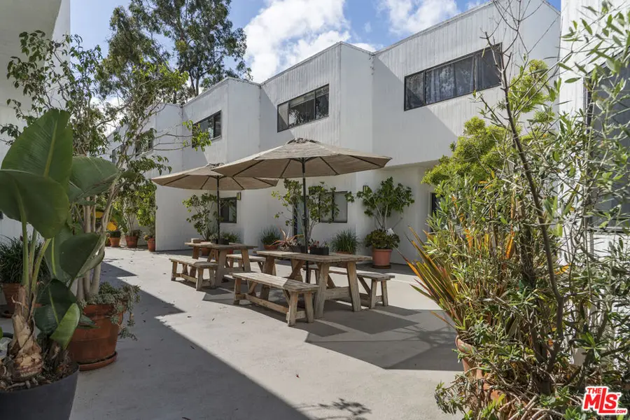 2500 Abbot Kinney Boulevard #3, Venice, CA 90291 - #2