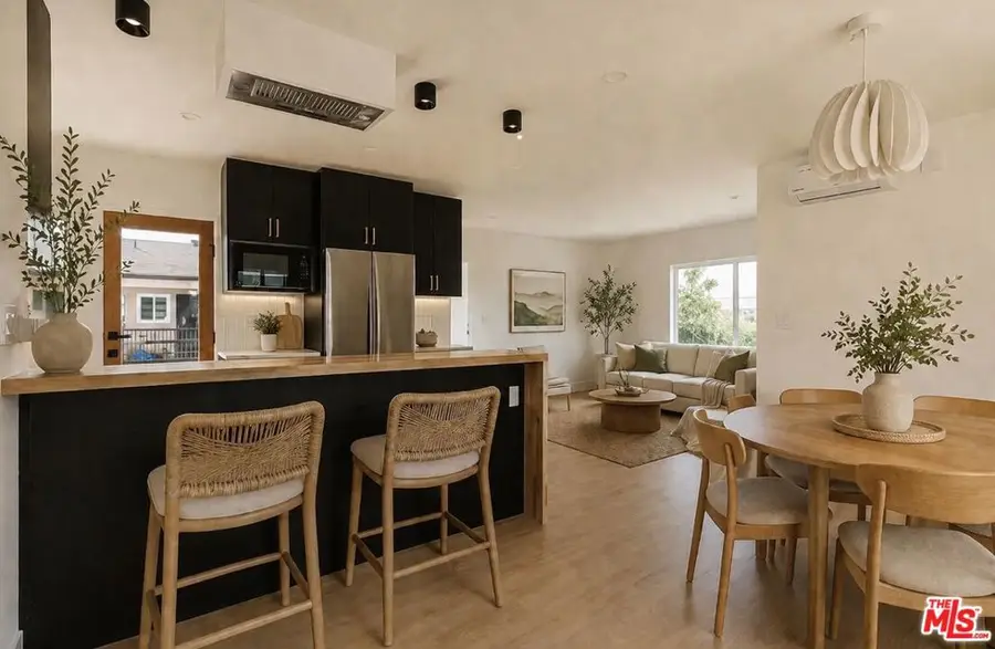 4015 Grand View Boulevard, Los Angeles, CA 90066 - #2