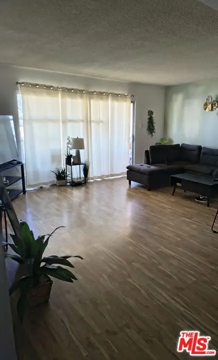 855 Victor Avenue #305, Inglewood, CA 90302